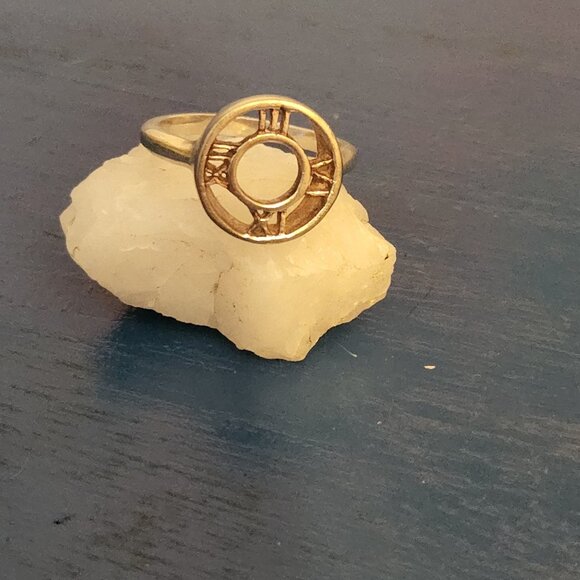 Unbranded 925 Sterling Silver size 7.5/8 ring round 3|6|9|12 Roman numeral dial - Picture 1 of 7